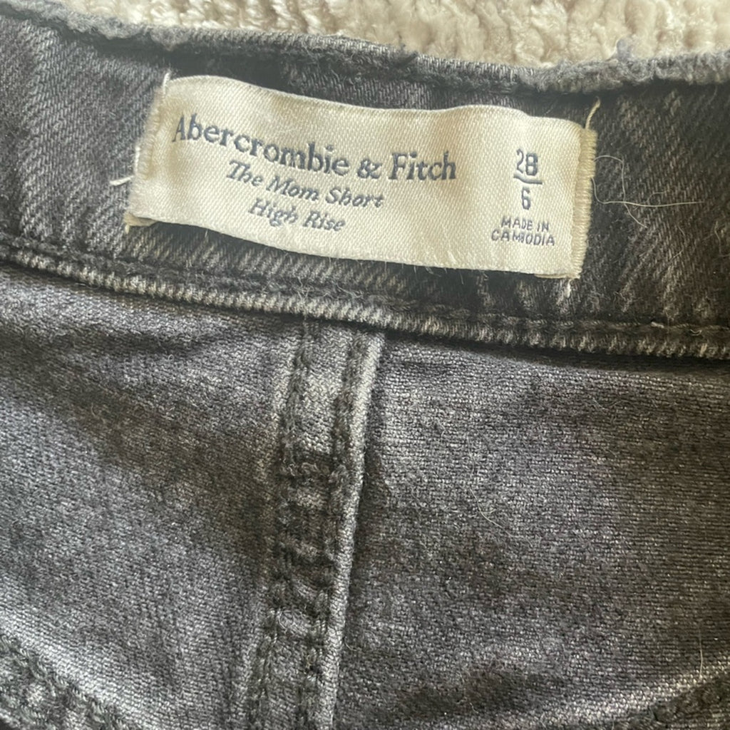 Abercrombie & Fitch High Rise Mom Shorts size 28