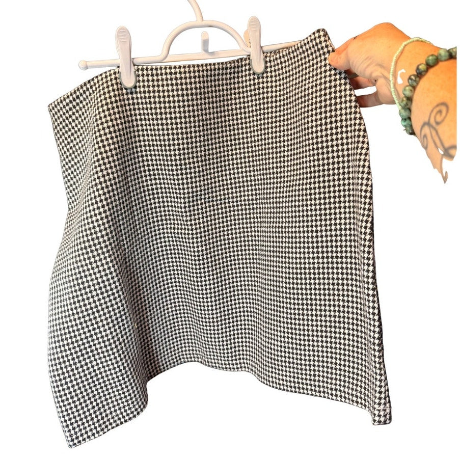 Black and White Women's Plaid Checkered Mini Skirt Size L