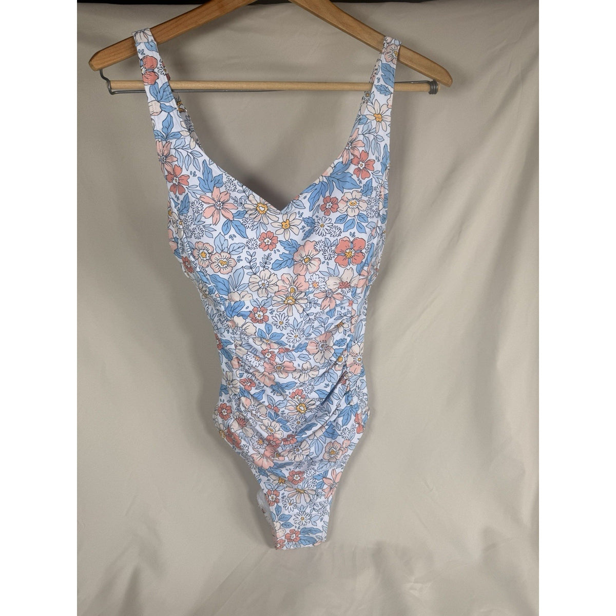 Aidonger Front Ruched 1 PC Swimsuit Womens size M White Spring Floral Pretty
